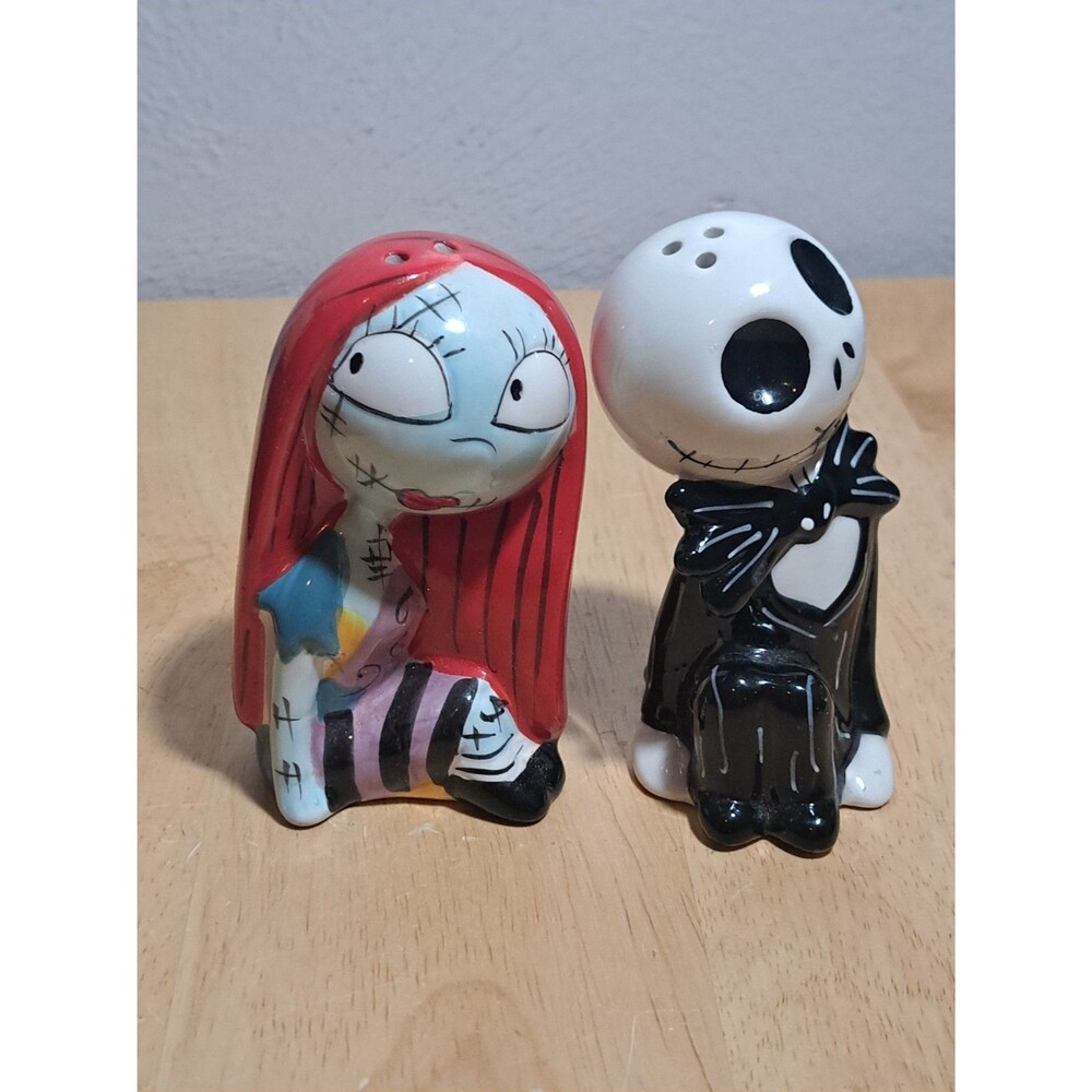 Disney Tim Burton's Nightmare Before Christmas Jack & Sally Salt/Pepper Shakers